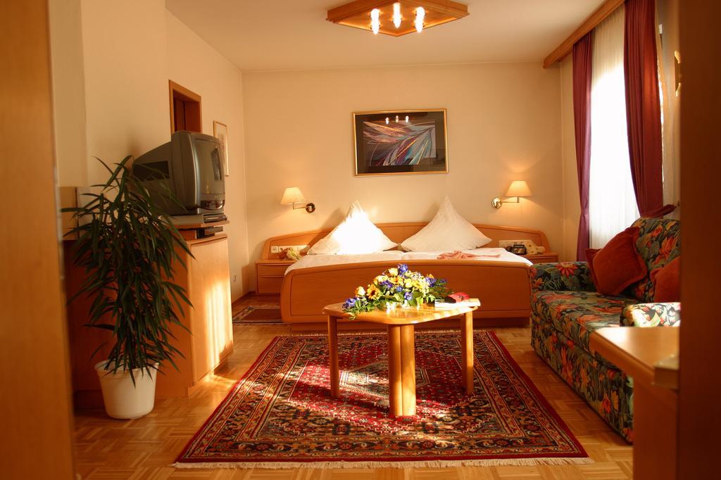 Appartementpension Zum Zacherl Feldkirchen  Bagian luar foto